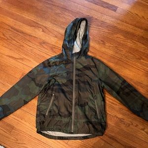 Gap windbreaker. Boys size large. Excellent condition.